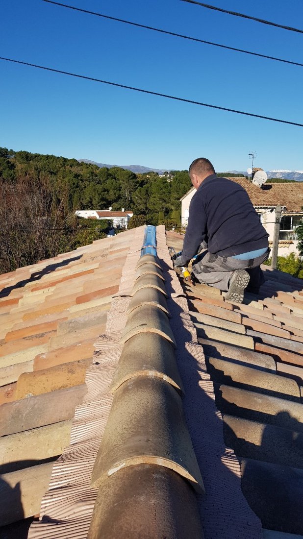 Pose de closoir ventilé sur faîtage